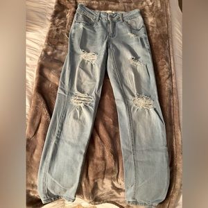 Garage Light Denim Skinny Jegging w/ Rips